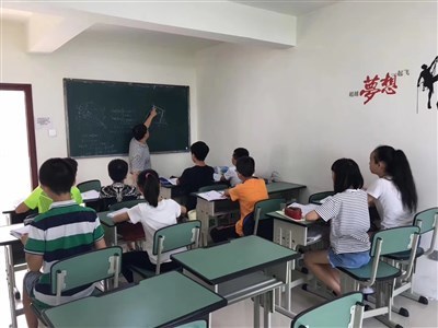 成都高中輔導(dǎo)班 全面覆蓋小初高文化課與教育文化用品研發(fā)銷(xiāo)售